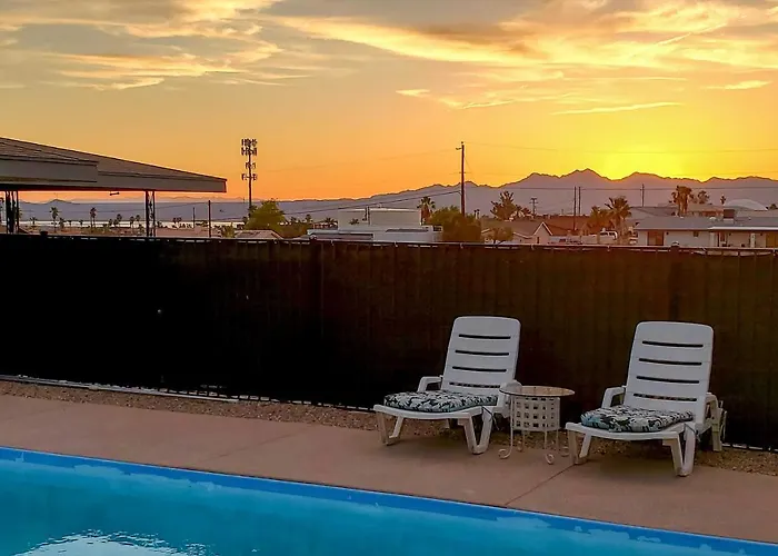 Apartment 4 Mi To Beach: Havasu W/ Pool! *