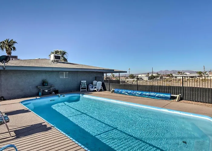 Apartment 4 Mi To Beach: Havasu W/ Pool!